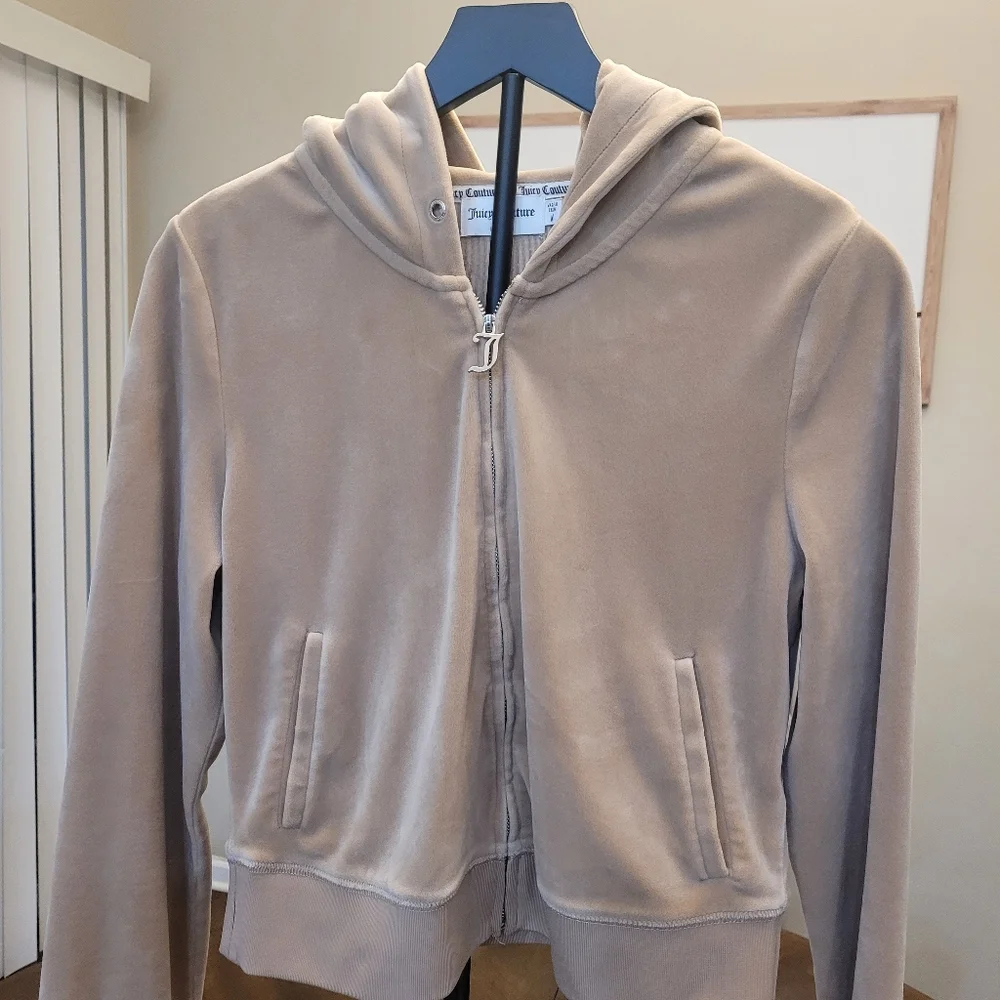 Juicy Couture Beige Velour Hoodie with Rhinestone Logo - Picture 5 of 6